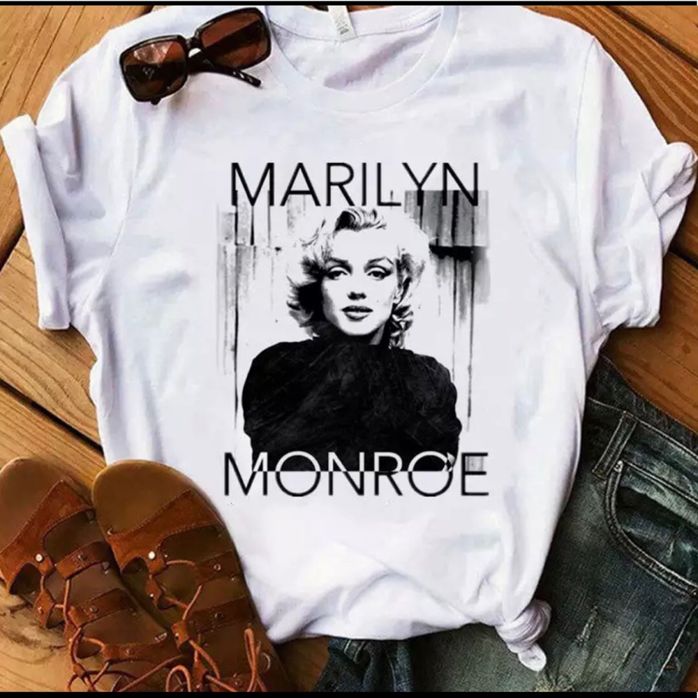 Marilyn Monroe top. Size XL. Better fit for size L